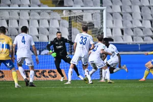 ΑΠΟΕΛ-Ομόνοια Αραδίππου: Εφτάρα δώρο… σε Χιμένεθ!