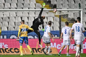 ΑΠΟΕΛ-Ομόνοια Αραδίππου: Εφτάρα δώρο… σε Χιμένεθ!