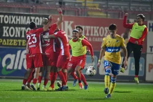 Νέα Σαλαμίνα-ΑΠΟΕΛ: Ούτε τώρα νίκη εκτός έδρας- Ψυχωμένος… ερυθρόλευκος βαθμός (φώτος)