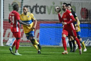 Νέα Σαλαμίνα-ΑΠΟΕΛ: Ούτε τώρα νίκη εκτός έδρας- Ψυχωμένος… ερυθρόλευκος βαθμός (φώτος)