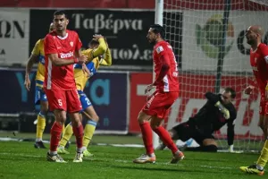 Νέα Σαλαμίνα-ΑΠΟΕΛ: Ούτε τώρα νίκη εκτός έδρας- Ψυχωμένος… ερυθρόλευκος βαθμός (φώτος)