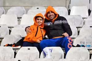 (Φώτος) Ο κόσμος του ΑΠΟΕΛ στο ΓΣΠ