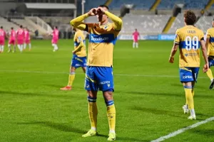 ΑΠΟΕΛ-Καρμιώτισσα: Επιστροφή στις νίκες με τριάρα (φώτος)
