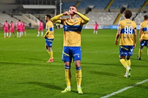 ΑΠΟΕΛ-Καρμιώτισσα: Επιστροφή στις νίκες με τριάρα (φώτος)