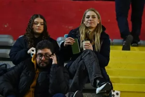 (ΦΩΤΟΡΕΠΟΡΤΑΖ) Ο κόσμος στο Νέα Σαλαμίνα-ΑΠΟΕΛ