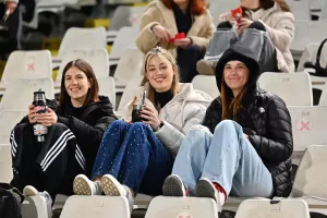 (Φώτος) O κόσμος του ΑΠΟΕΛ