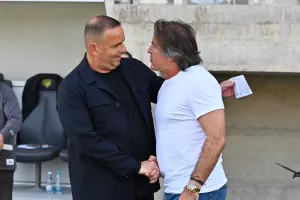 Σιμόν με Πίντο
