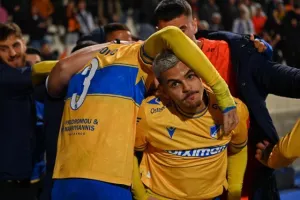 ΑΠΟΕΛ-Πάφος: Γαλάζια...πρόκριση στα πέναλτι! (φώτος)