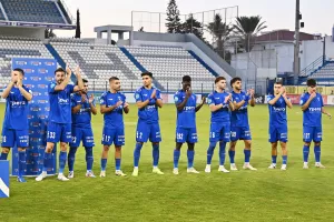 Τριπλή αποχώρηση  