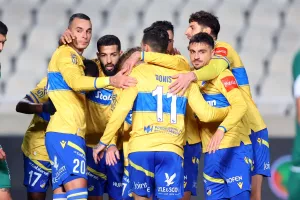 Άρχισαν να τα βρίσκουν μεταξύ τους 
