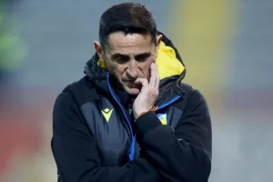 Ψάχνει λύσεις,  για την άμυνα ο Χιμένεθ 