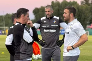 Ψάχνει βάλσαμο και βατήρα προώθησης 