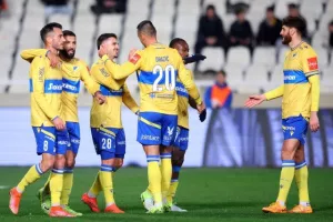 ΑΠΟΕΛ-Ομόνοια 29Μ: "Τράβηξε"... εξάσφαιρο και έκλεισε θέση στην οκτάδα (Φώτος)