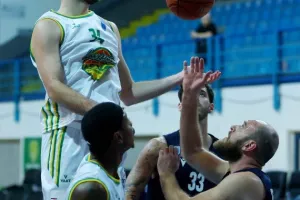 Εύκολα... η Πετρολίνα ΑΕΚ τον Απόλλωνα (φώτος)