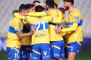 ΑΠΟΕΛ-Ομόνοια Αραδίππου: Εφτάρα δώρο… σε Χιμένεθ!
