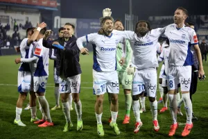 (ΒΙΝΤΕΟ Kerkida/φώτος) Πάρτι... πρόκρισης στο πέταλο μαζί με τους παίκτες!