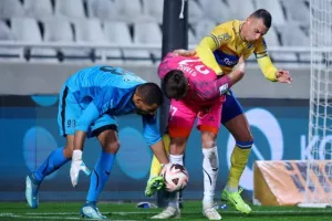 ΑΠΟΕΛ-Καρμιώτισσα: Επιστροφή στις νίκες με τριάρα (φώτος)