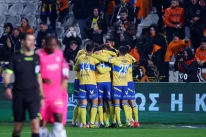 ΑΠΟΕΛ-Καρμιώτισσα: Επιστροφή στις νίκες με τριάρα (φώτος)