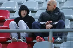 (ΦΩΤΟΡΕΠΟΡΤΑΖ) Ο κόσμος στο Νέα Σαλαμίνα-ΑΠΟΕΛ