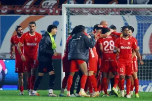 Νέα Σαλαμίνα-ΑΠΟΕΛ: Ούτε τώρα νίκη εκτός έδρας- Ψυχωμένος… ερυθρόλευκος βαθμός (φώτος)