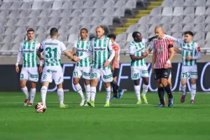 Ομόνοια-Σπάρτακος Κιτίου: Άνετη και ωραία... στην επόμενη φάση! (Φώτος)