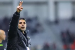 ΑΕΛ-Νέα Σαλαμίνα: Άβολη και άγονη ισοπαλία (φώτος)