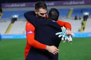 ΑΠΟΕΛ-Πάφος: Γαλάζια...πρόκριση στα πέναλτι! (φώτος)