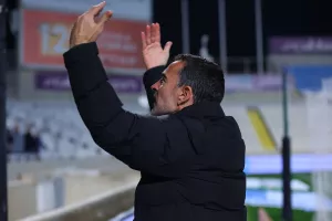 (Βίντεο/Φώτος Kerkida) Χάρισαν φανέλες και... πανηγύρισαν την πρόκριση!