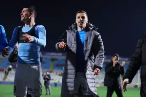 (Βίντεο/Φώτος Kerkida) Χάρισαν φανέλες και... πανηγύρισαν την πρόκριση!