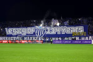 Ανόρθωση με... Μαχητές