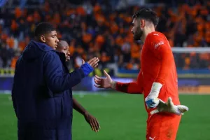 ΑΠΟΕΛ-Πάφος: Γαλάζια...πρόκριση στα πέναλτι! (φώτος)