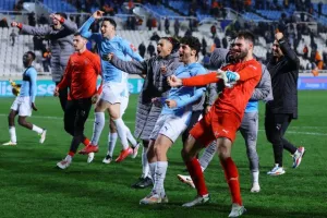 ΑΠΟΕΛ-Πάφος: Γαλάζια...πρόκριση στα πέναλτι! (φώτος)