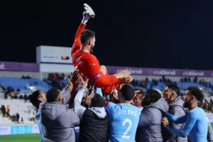 ΑΠΟΕΛ-Πάφος: Γαλάζια...πρόκριση στα πέναλτι! (φώτος)