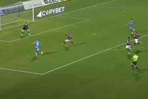 Η σωστή πάσα, τα κάνει όλα πιο απλά (Βίντεο)