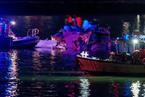 Τραγωδία στην Ουάσινγκτον: Φόβοι ότι οι 64 επιβαίνοντες του αεροπλάνου είναι νεκροί