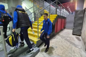 (ΦΩΤΟΣ kerkida) Η άφιξη του ΑΠΟΕΛ 