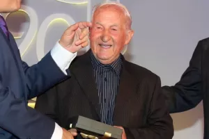 "Έφυγε" ο εμβληματικός Σιαντρής...