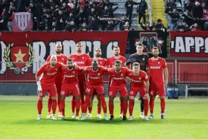 Νέα Σαλαμίνα - Εθνικός: Κρυφοκοιτάζει εξάδα ο ένας, "βουλιάζει" ο άλλος (φώτος)