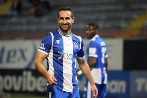 Νέα Σαλαμίνα - Εθνικός: Κρυφοκοιτάζει εξάδα ο ένας, "βουλιάζει" ο άλλος (φώτος)