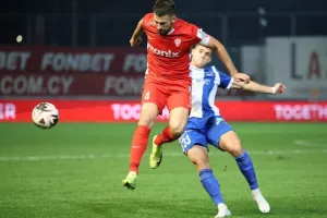 Νέα Σαλαμίνα - Εθνικός: Κρυφοκοιτάζει εξάδα ο ένας, "βουλιάζει" ο άλλος (φώτος)