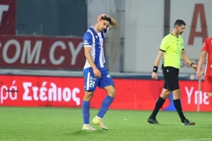 Νέα Σαλαμίνα - Εθνικός: Κρυφοκοιτάζει εξάδα ο ένας, "βουλιάζει" ο άλλος (φώτος)