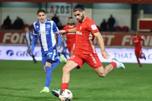 Νέα Σαλαμίνα - Εθνικός: Κρυφοκοιτάζει εξάδα ο ένας, "βουλιάζει" ο άλλος (φώτος)