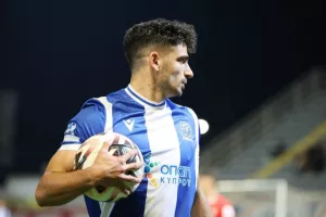 Νέα Σαλαμίνα - Εθνικός: Κρυφοκοιτάζει εξάδα ο ένας, "βουλιάζει" ο άλλος (φώτος)