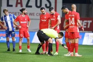 Νέα Σαλαμίνα - Εθνικός: Κρυφοκοιτάζει εξάδα ο ένας, "βουλιάζει" ο άλλος (φώτος)