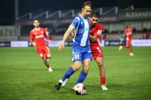 Νέα Σαλαμίνα - Εθνικός: Κρυφοκοιτάζει εξάδα ο ένας, "βουλιάζει" ο άλλος (φώτος)
