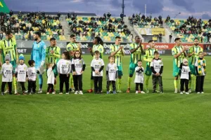 ΑΕΚ-Νέα Σαλαμίνα: Κιτρινοπράσινη αντίδραση / Καθάρισε από το ημίχρονο (φώτος)
