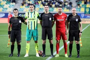 ΑΕΚ-Νέα Σαλαμίνα: Κιτρινοπράσινη αντίδραση / Καθάρισε από το ημίχρονο (φώτος)