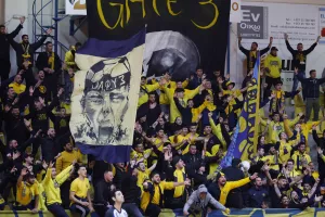 "Η Βασίλισσα σε χρειάζεται!"