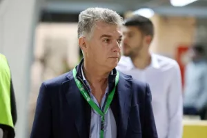 Aνύπαρκτα επιχειρήματα (Παπασταύρου)