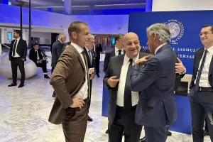 Μεγαλώνει η πίεση για Μεσίνα